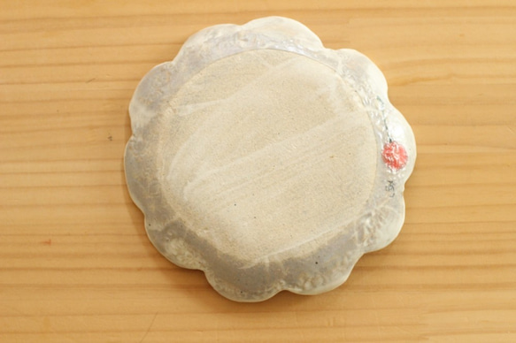　粉引きさくらんぼのお花形皿。 2枚目の画像