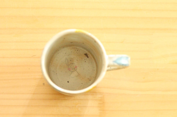 粉引きカラフルドロップにカエルのカップ。 4枚目の画像