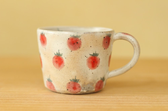 　※受注制作　粉引き赤いイチゴのカップ。 1枚目の画像