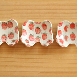 搽粉的草莓絲帶小板材。 第2張的照片