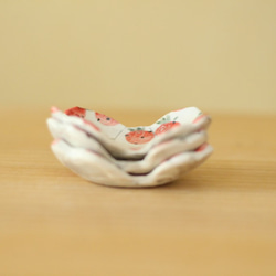 　　粉引きいちごのリボン形小皿。 3枚目の画像