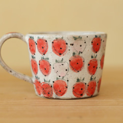 　粉引き赤とピンクのイチゴのカップ。 3枚目の画像