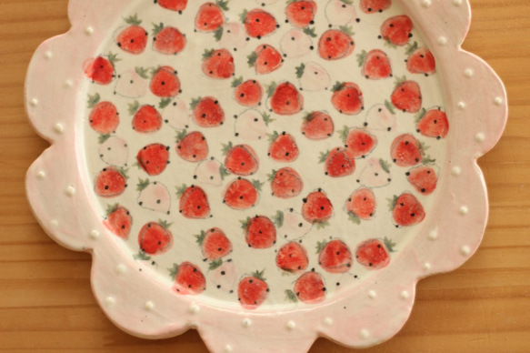 ※Creema限量粉碎粉紅點褶草莓填充邊緣菜。 第2張的照片