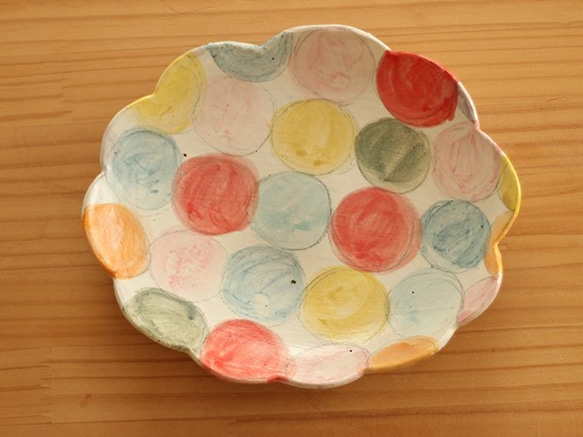 * Creema獨家訂購生產帶有粉狀彩色圓點的橢圓形雲盤。 第1張的照片