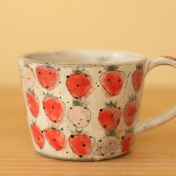 　※Jill様専用画面　粉引き赤とピンクのイチゴのカップ。 1枚目の画像