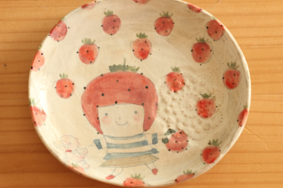草莓chan橢圓形蛋糕碟，可漫步粉紅色貴賓犬。 第3張的照片