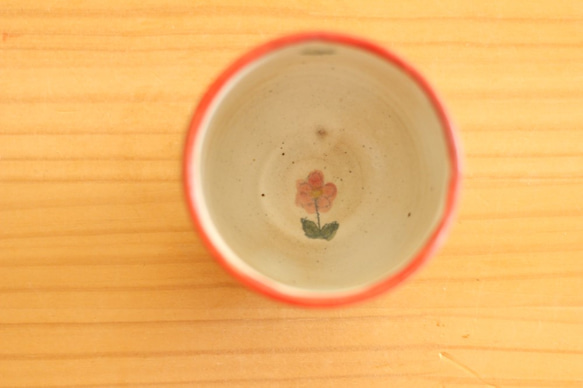 熱水碗powder粉的小花五顏六色的小花。 第3張的照片
