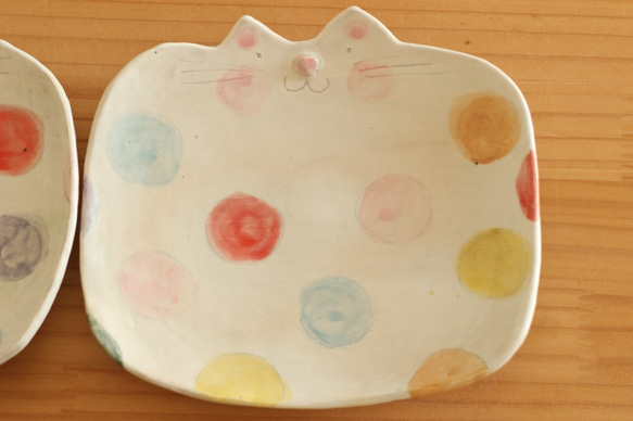 ※A様専用画面　粉引きカラフルドットねこのスクエアケーキ皿。 3枚目の画像