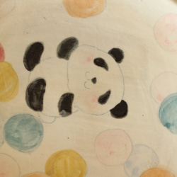 蓬鬆的彩色泡泡和蓬鬆的熊貓板。 第2張的照片