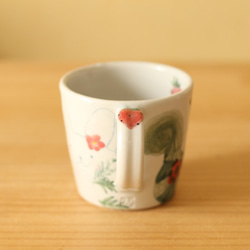 　うさぎと草花のカップ。 2枚目の画像