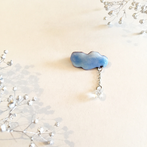 雲ブローチ【clear blue】雫1つ ブローチ smoky 通販 7528310｜Creema