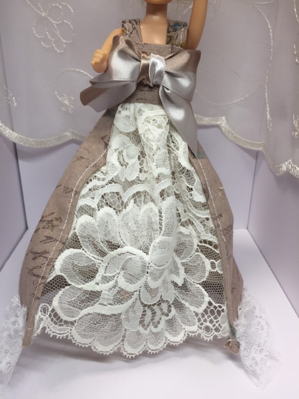 期間限定値下げ中 薔薇レースロングドレス大リボン付☆22センチドール 