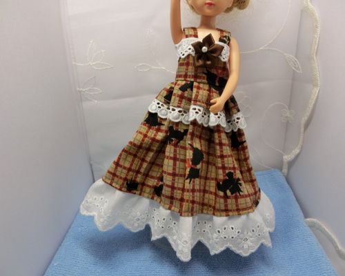 ハンドメイド服　22センチ　1/6　ドール　スカート　花柄レース ハンドメイド服 22センチ 1/6 ドール スカート 花柄レース