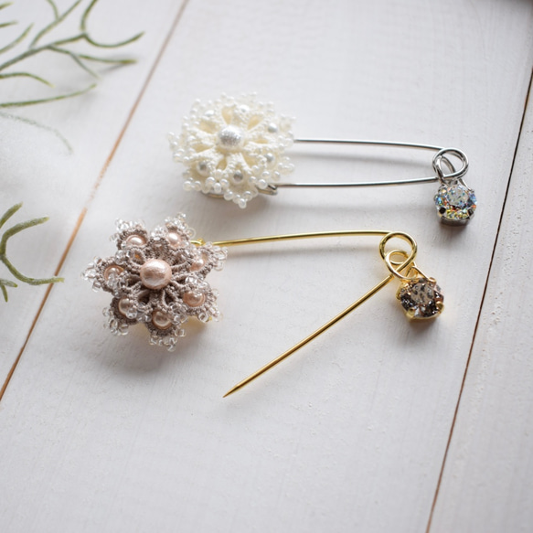 Snow Flower カブトブローチ（GOLD） ブローチ filo(フィーロ