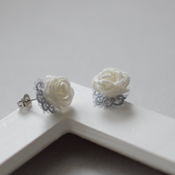 [再次上架] Petit Rose 2020 (白色) 耳環/耳環 第1張的照片