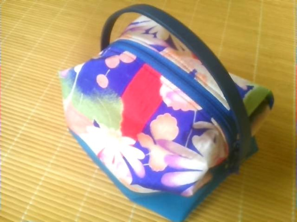 和素材リメイク☆膝上ちょこんとBAG【橙桃色】【群青色】 5枚目の画像