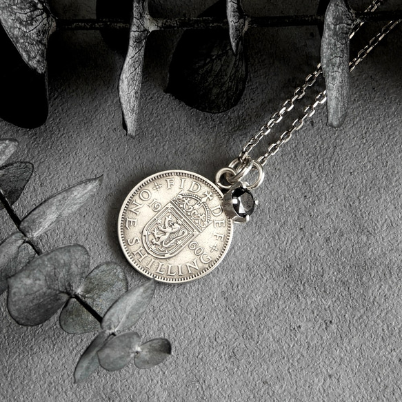 [再次上架/免運費] 硬幣吊飾項鍊紅獅/銀 N009 第4張的照片