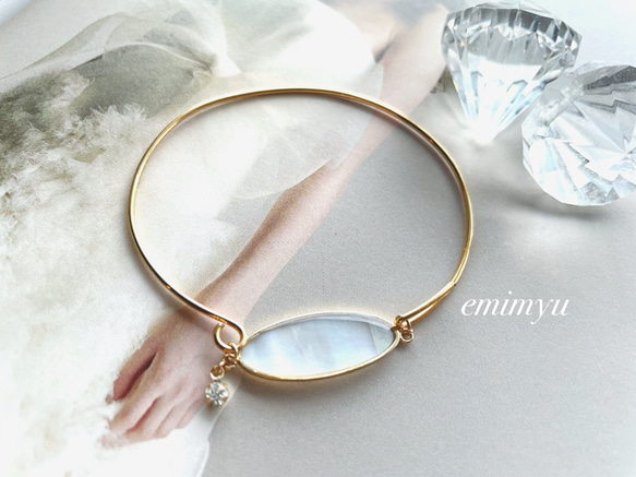 Pure Round Shell Gold Bangle 2枚目の画像