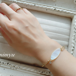 Pure Round Shell Gold Bangle 4枚目の画像