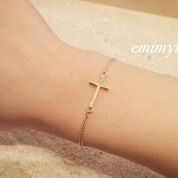 Gold Cross Bracelet 1枚目の画像