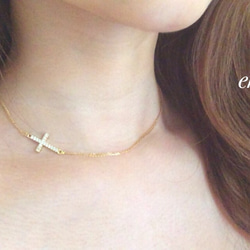 Crystal Cross Gold Necklace 1枚目の画像