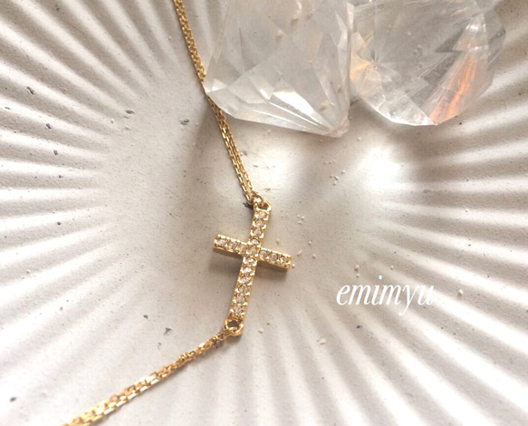 Crystal Cross Gold Necklace 3枚目の画像