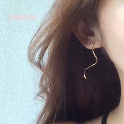 Zirconia Wave Metal Pierce/Earring 1枚目の画像