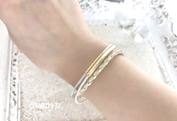 Gold&White Leather  Bracelet 3枚目の画像