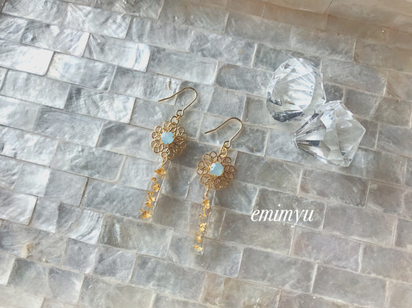 Gilt Clear Gold Flower Pierce 3枚目の画像