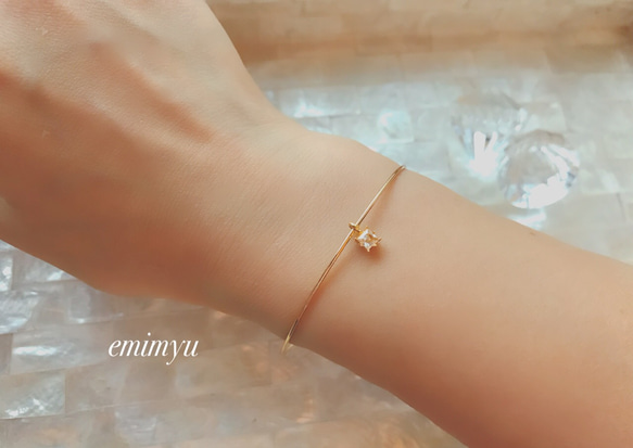 Gold Square Zirconia Bangle 4枚目の画像