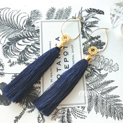 Navy Blue Tassel Round Pierce 1枚目の画像