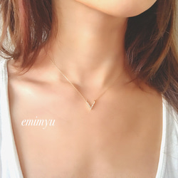 Simple V Zirconia Necklace 1枚目の画像