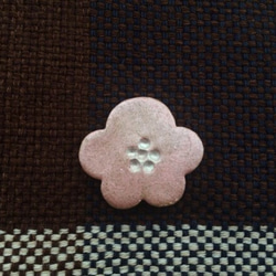 梅のお花　和菓子風ブローチ ぴんくパール 陶器 2枚目の画像