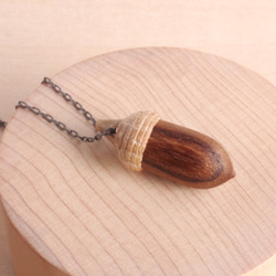 Wood Carving Acorn Pendant: Teak & Ashwood 第1張的照片