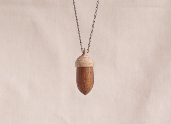 Wood Carving Acorn Pendant: Teak & Ashwood 第5張的照片