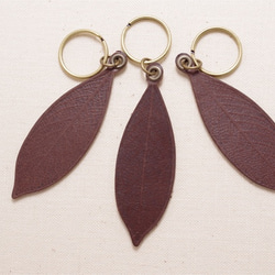 LK-4 Leather Leaf Keychain (dark brown) 第2張的照片