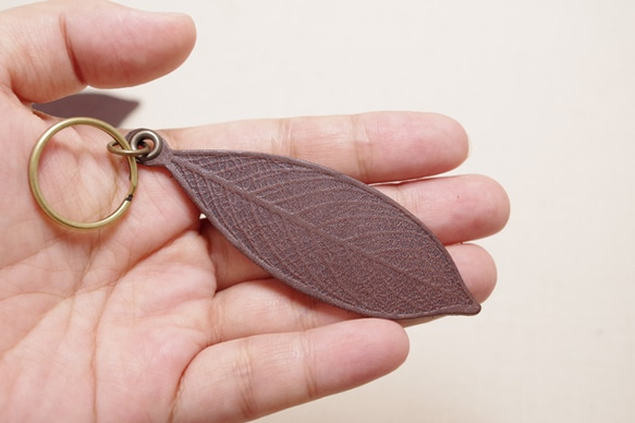 LK-4 Leather Leaf Keychain (dark brown) 第1張的照片