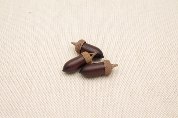 B-6 Rosewood & Walnut - Wooden acorn 第1張的照片