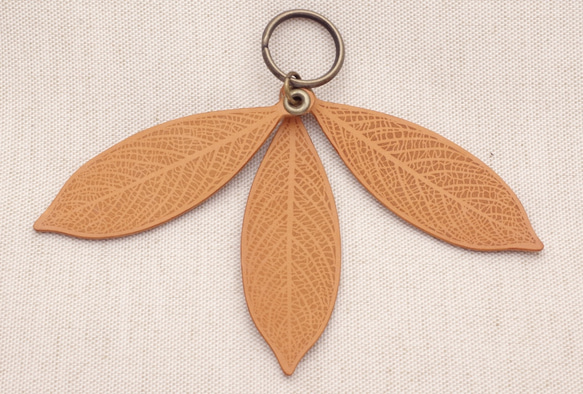 [Camel] Leather Leaf Vein Keychain (LK-5) 第2張的照片