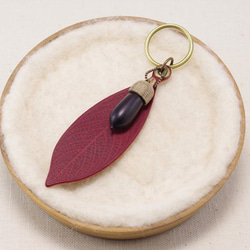 LK-7 Leather Leaf Keychain (wine red) 第2張的照片