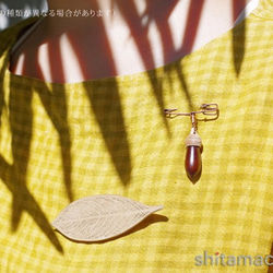 LBR-6 Wood Carving Leaf Brooch [Bass wood (oil finished) ] 第3張的照片