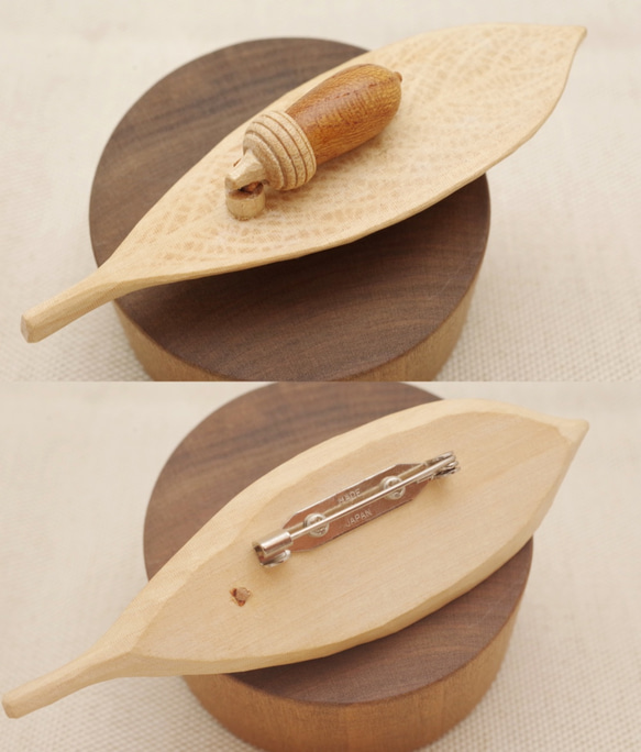 Wood Carving Leaf & Acorn Brooch [KEYAKI× Maple/ TOCHI] 第9張的照片