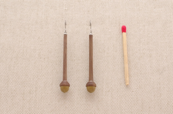 PAB-3 LONG Wooden Acorn Earring [Magnolia & Walnut] 第5張的照片