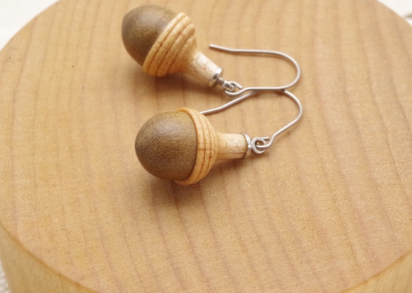 PEA-1 TINY Wooden Acorn Earring   [Magnolia & Maple] 第4張的照片