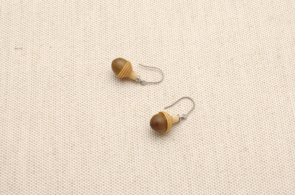 PEA-1 TINY Wooden Acorn Earring   [Magnolia & Maple] 第7張的照片