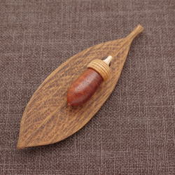 Wood Carving Leaf & Acorn Brooch [Padouk × Cherry / Walnut] 第5張的照片