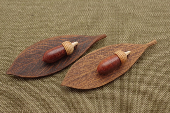 Wood Carving Leaf & Acorn Brooch [Padouk × Cherry / Walnut] 第7張的照片