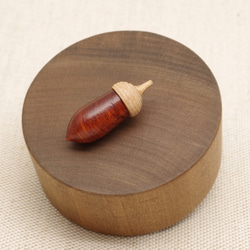 A-17 Padouk & Cherry wood - Wood carving acorn 第2張的照片