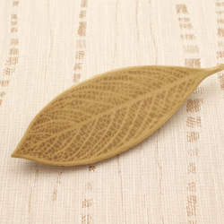 Wood Carving Leaf Brooch [Magnolia] (LBR-1) 第8張的照片