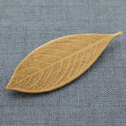 Wood Carving Leaf Brooch [Magnolia] (LBR-1) 第5張的照片